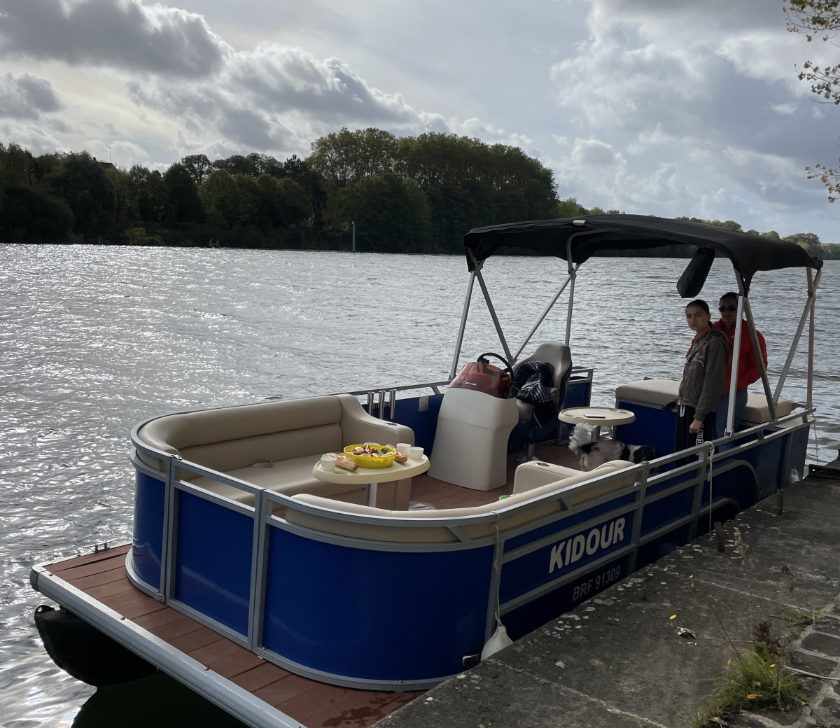 L'Ecluse Boat service